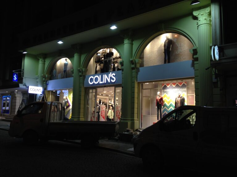 COLIN'S